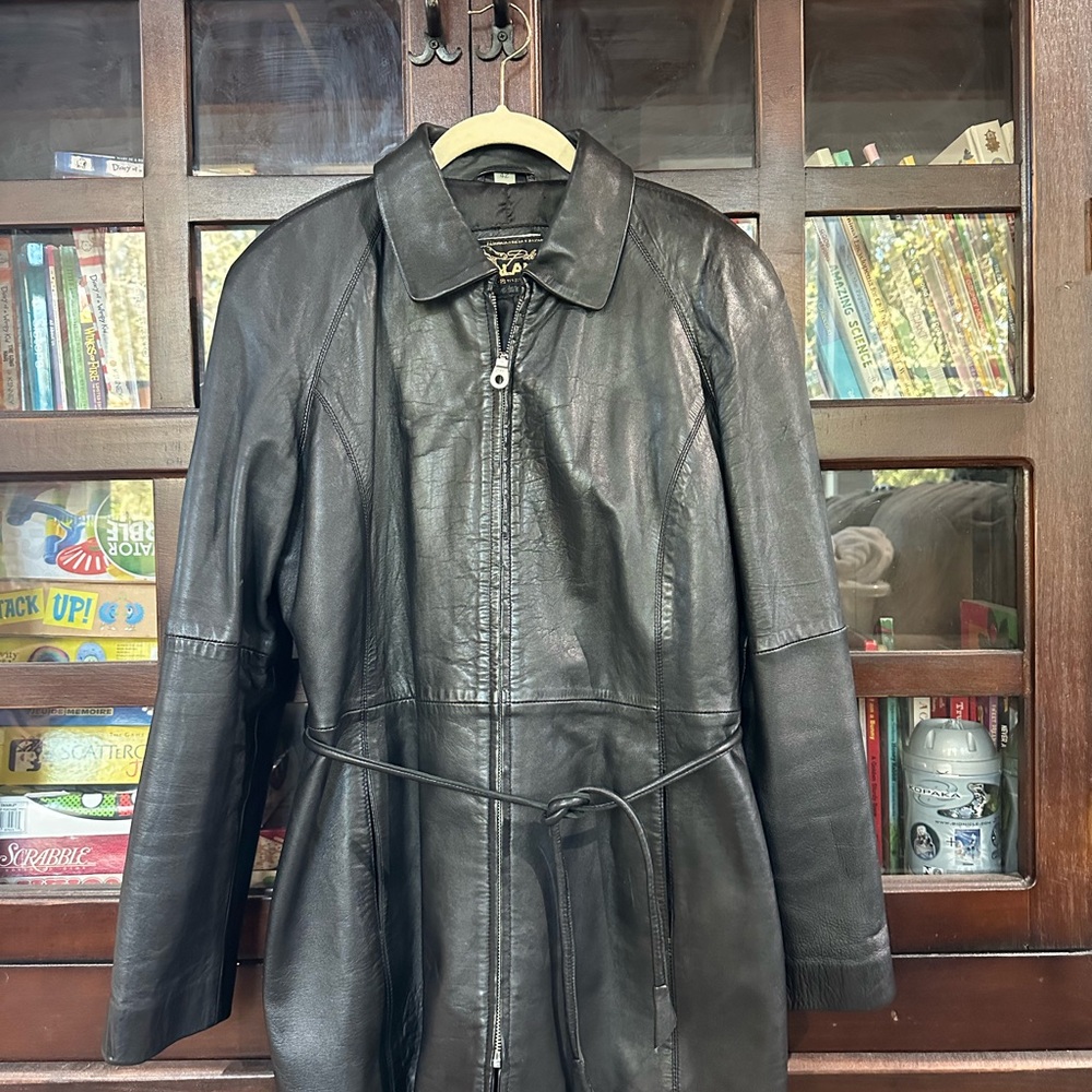 Vintage Peleteria Galante Women’s Black Leather Jacket